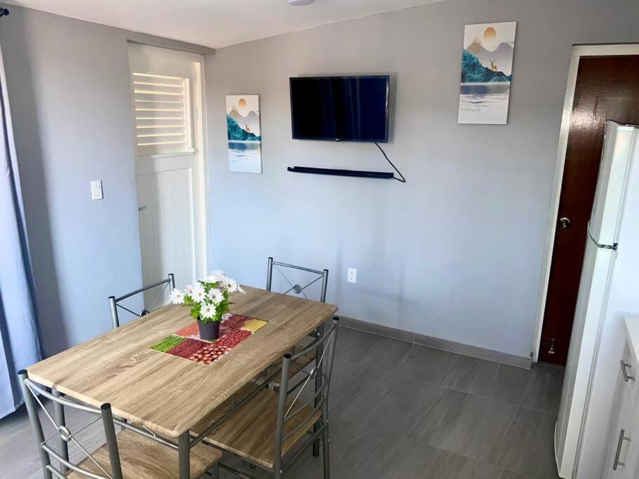 Cozy 1-Bedroom Apartment Close To City Center Willemstad Luaran gambar